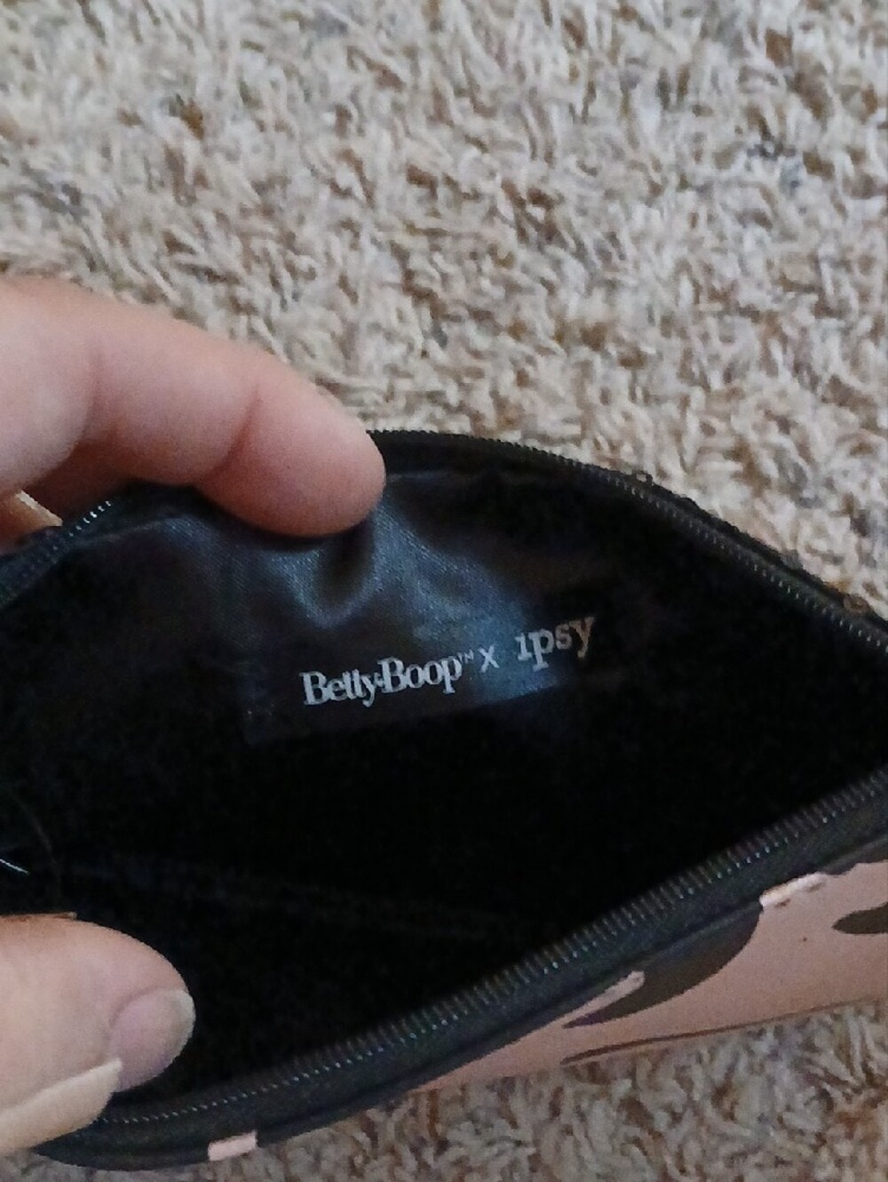 Betty Boop Pink and Black Makeup Bag - Picture 4 of 6